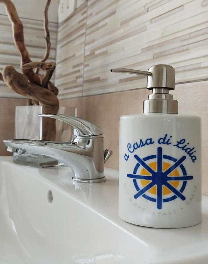 A Casa Di Lidia B&B Gaète Extérieur photo