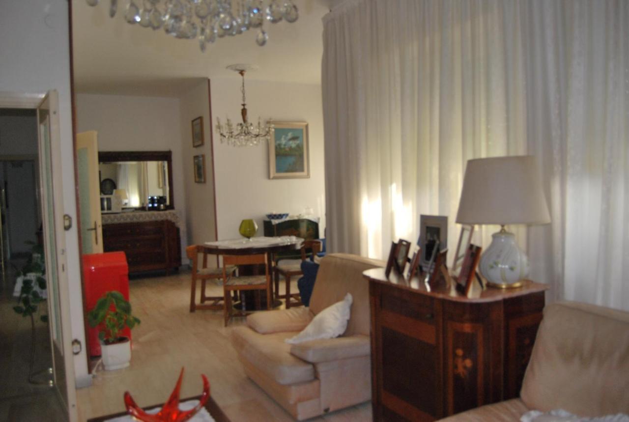 A Casa Di Lidia B&B Gaète Extérieur photo